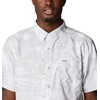 image:imageColumbia Mens Super Slack Tide Camp Shirt Short SleeveCool Grey Hula Fish Print